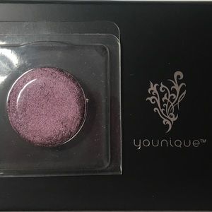 Younique Moodstruck eyeshadow single